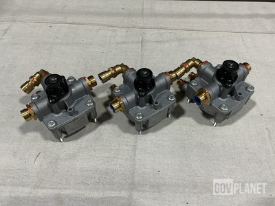 (92) Wabco 9730112000 Air Pressure Relay Valves