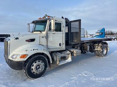 2008 Peterbilt 335 4x2 Hooklift Truck