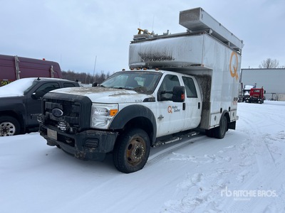 2012 Ford F-550 4x4 Crew Cab Camion utilitaire (Inoperable)