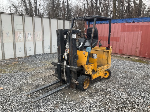 Hyster E40XL Electric Forklift