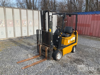 Yale GLC030BFNUAF082 Forklift