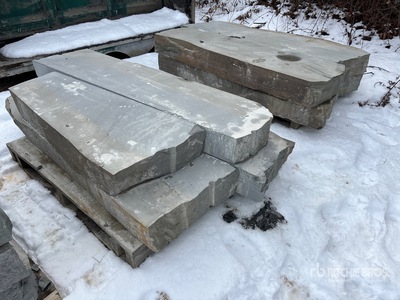 Quantity of (2) Pallets 6 In Sawn Bluestone Steps w/ Natural Face Piedra (Unused)