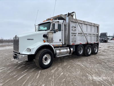 2017 Kenworth T800 8x4 Camion à benne basculante Tri/E