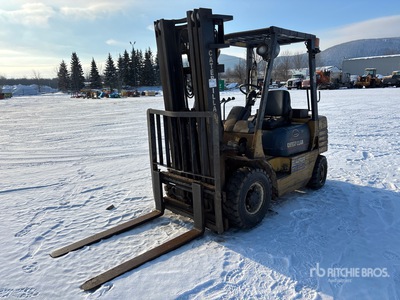 1994 Cat DP25 2500 kg Pneumatic Tire Forklift