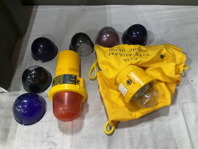 Pluribus MIL-L-52543 Emergency Landing Marker Ground Light Set