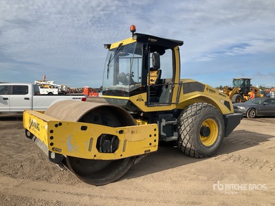 2018 Bomag BW213D-5 Gładka zagęszczarka bębnowa