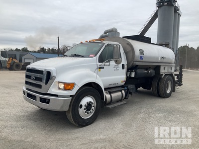 2012 Etnyre CT-1040 2000 gal on 2012 Ford F-750 XL 4x2 Asphalt Distributor Truck