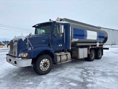 1999 International 9200 18400 L 6x4 Fuel Truck