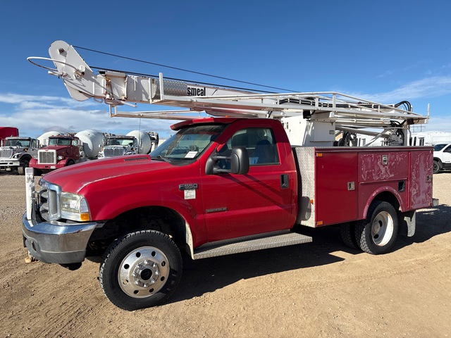 Smeal Mfg. Co 6T Boom 2002 Ford F-550 XLT 4x4 Pump Hoist Rig