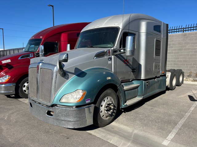 2017 Kenworth T680 6x4 T/A Sleeper Truck Tractor (Inoperable)