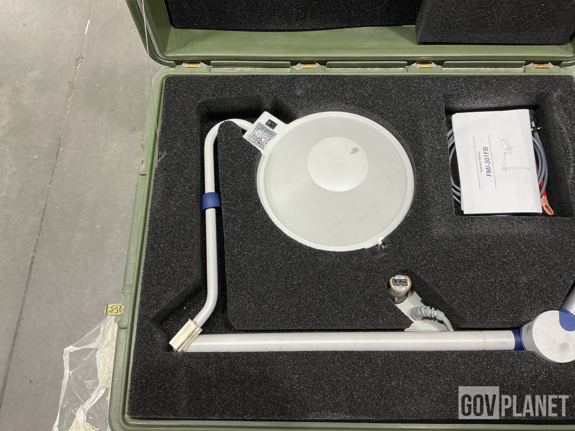 Surplus FedMedical FMI-301FB Field Floor Surgical Light System in 