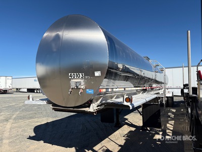2004 Walker Tanker Trailer