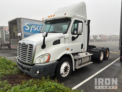 2012 Freightliner Cascadia 113 6x4 T/A Day Cab Truck Tractor