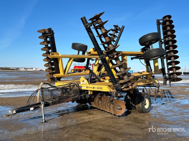 2012 Ezee-On 4600 30 ft Tandem Disc | Ritchie Bros. Auctioneers