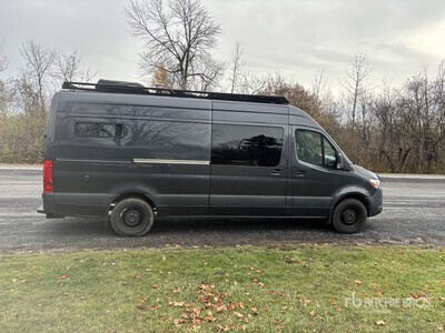 2020 Mercedes-Benz Sprinter 2500 Camperized Van