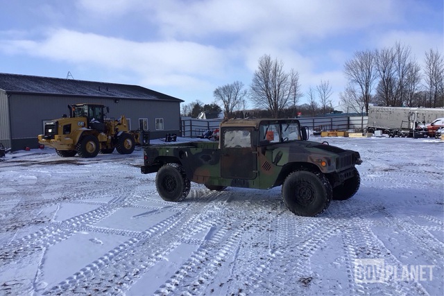 2006 AM General M1097R1 HMMWV 2 Door Soft Top w/Truck Body