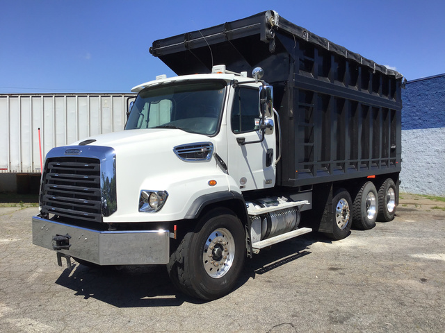 2015 Freightliner 114SD Tri/A Dump Truck