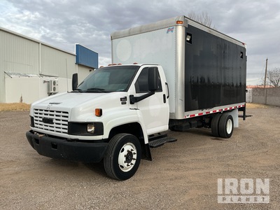 2009 GM W5500 4x2 Furgoneta caja cerrada