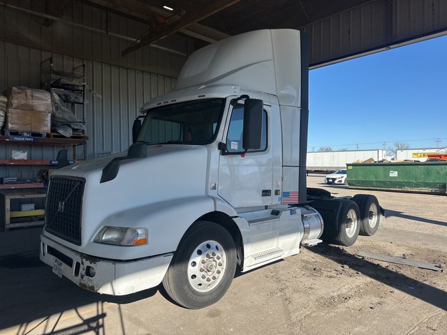 2016 Volvo VNM 6x2 T/A Day Cab Truck Tractor