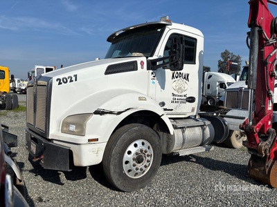 2017 Kenworth T880 4x2 S/A Day Cab Truck Tractor