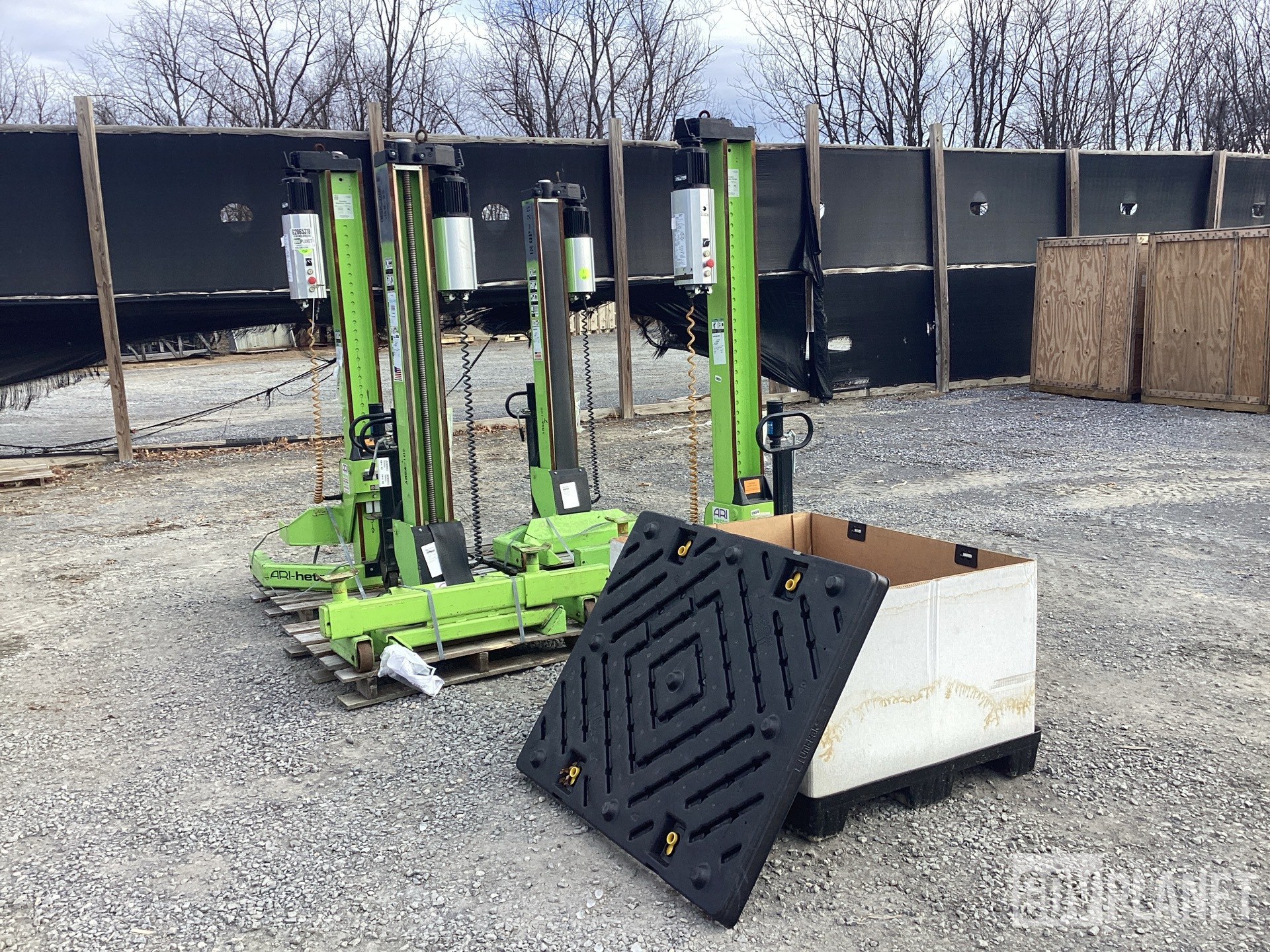 Surplus Set of ARI Hetra HDML-8 Mobile Column Lifts in