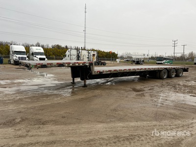 2009 Wilson 53 ft Tri/A Single Drop Przyczepa z pokładem schodkowym