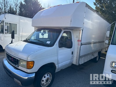 2007 Ford E-350 4x2 Furgón de Reparto