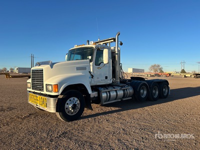 2015 Mack CHU613 8x4 Day Cab Prime Mover