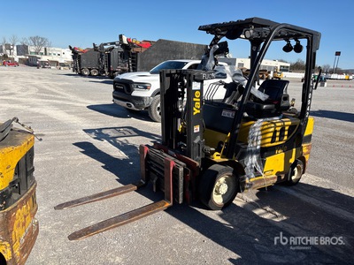 2016 Yale GC040LX 4000 lb Pneumatic Tire رافعة شوكية