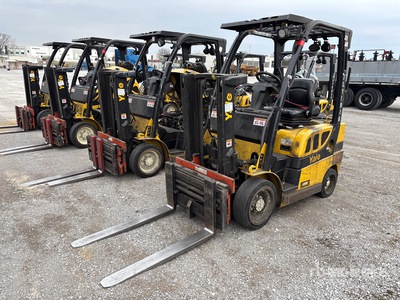 2016 Yale GC040LX 4000 lb Pneumatic Tire Forklift