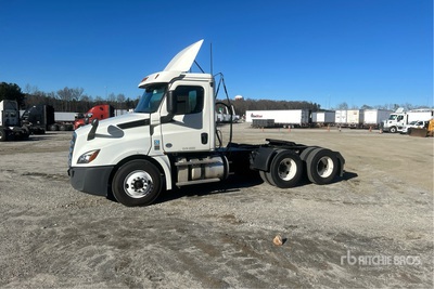 2019 Freightliner Cascadia 126 6x4 T/A Day Cab Truck Tractor