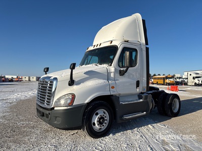 2016 Freightliner Cascadia 125 4x2 Day Cab Truck Tractor