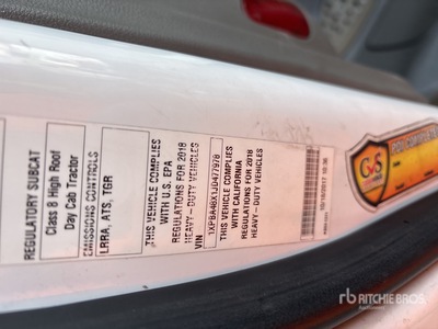 2018 Peterbilt 579 Day Cab Prime Mover