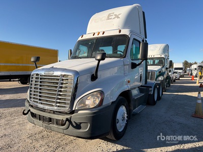 2015 Freightliner Cascadia 125 6x4 T/A Day Cab Truck Tractor