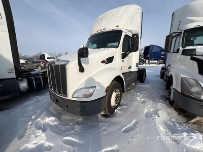 2018 Peterbilt 579 4x2 S/A Day Cab Truck Tractor