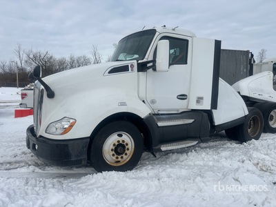 2017 Kenworth T680 4x2 S/A Day Cab Truck Tractor
