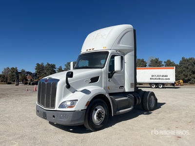 2017 Peterbilt 579 4x2 S/A Day Cab Truck Tractor