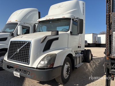 2018 Volvo VNL42T 4x2 Day Cab Truck Tractor