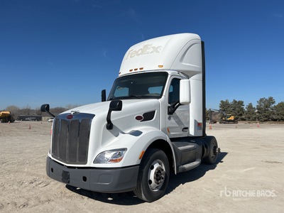 2017 Peterbilt 579 4x2 S/A Day Cab Truck Tractor
