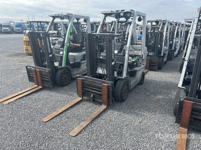 2013 UniCarrier MCP1F2A20LV 4000 lb Cushion Tire رافعة شوكية