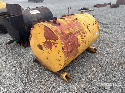 300 gal Skid Mounted Steel タンク