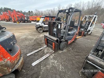 2015 Toyota 8FGCU20 4000 lb Cushion Tire Carretilla Elevadora