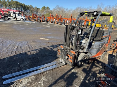2014 Toyota 8FGCU20 4000 lb Forklift