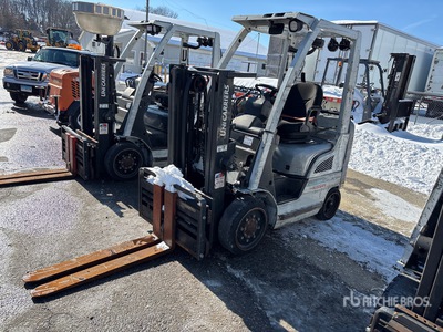 2014 Nissan CF40LP 4000 lb Pneumatic Tire Forklift
