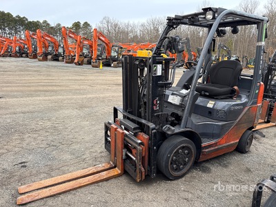 2014 Toyota 8FGCU20 4000 lb Cushion Tire フォークリフト