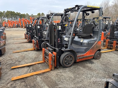 2014 Toyota 8FGCU20 4000 lb Cushion Tire フォークリフト