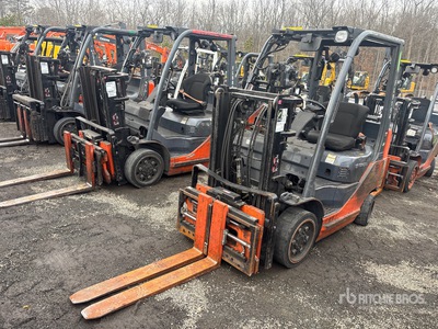 2014 Toyota 8FGCU20 4000 lb Cushion Tire フォークリフト