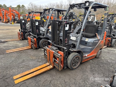 2014 Toyota 8FGCU20 4000 lb Cushion Tire フォークリフト