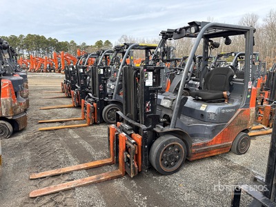 2014 Toyota 8FGCU20 4000 lb Cushion Tire フォークリフト