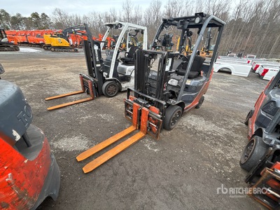 2014 Toyota 8FGCU20 4000 lb Cushion Tire フォークリフト